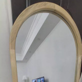 آیینه قدی سایز 180 در 80 و سایز 180 در 100 قابل سفارش با چوب راش و چوب روس تمام پلی استر شده و به خاطر سادگی مناسب هست